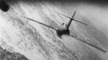 Asekamerakuva MiG-15:stä, jota USAF-hävittäjä hyökkäsi Korean sodan aikana 1950-53.