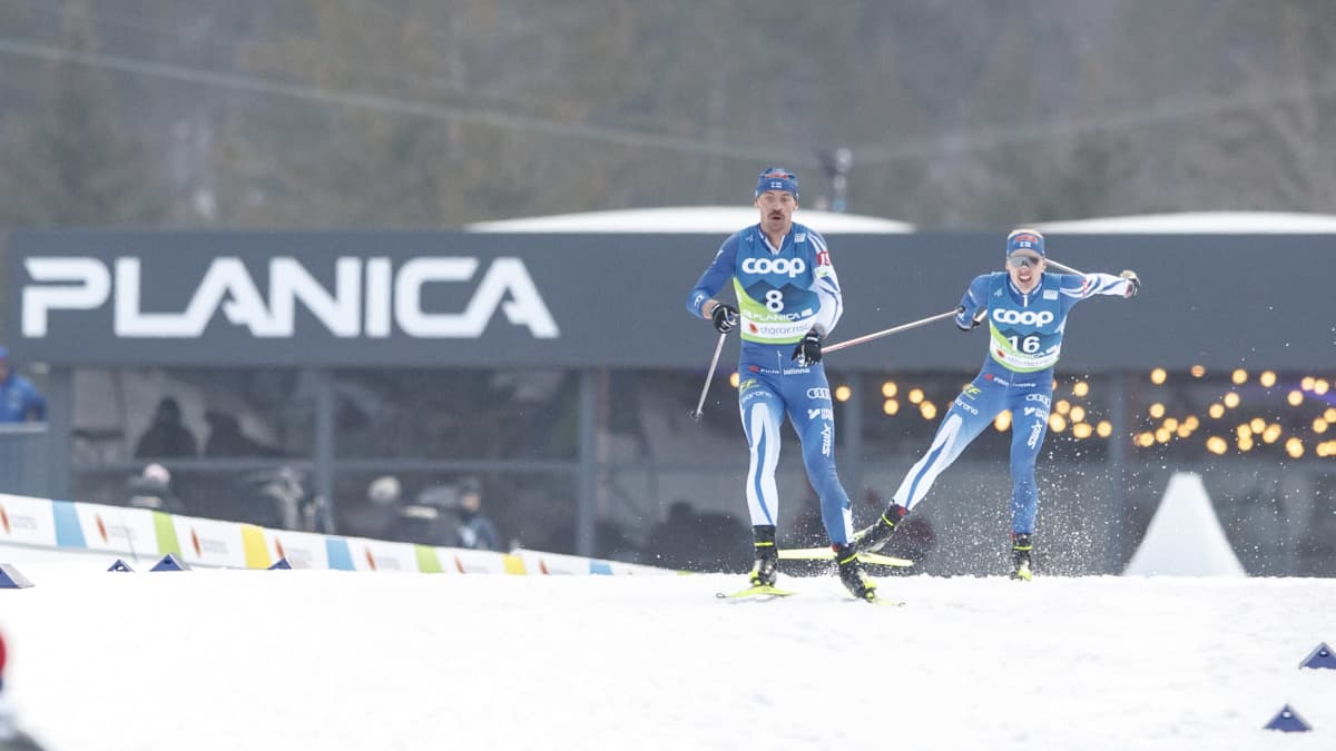 Perttu Hyvärinen ja Iivo Niskanen hiihtävät miesten yhdistelmäkilpailussa Planicassa.