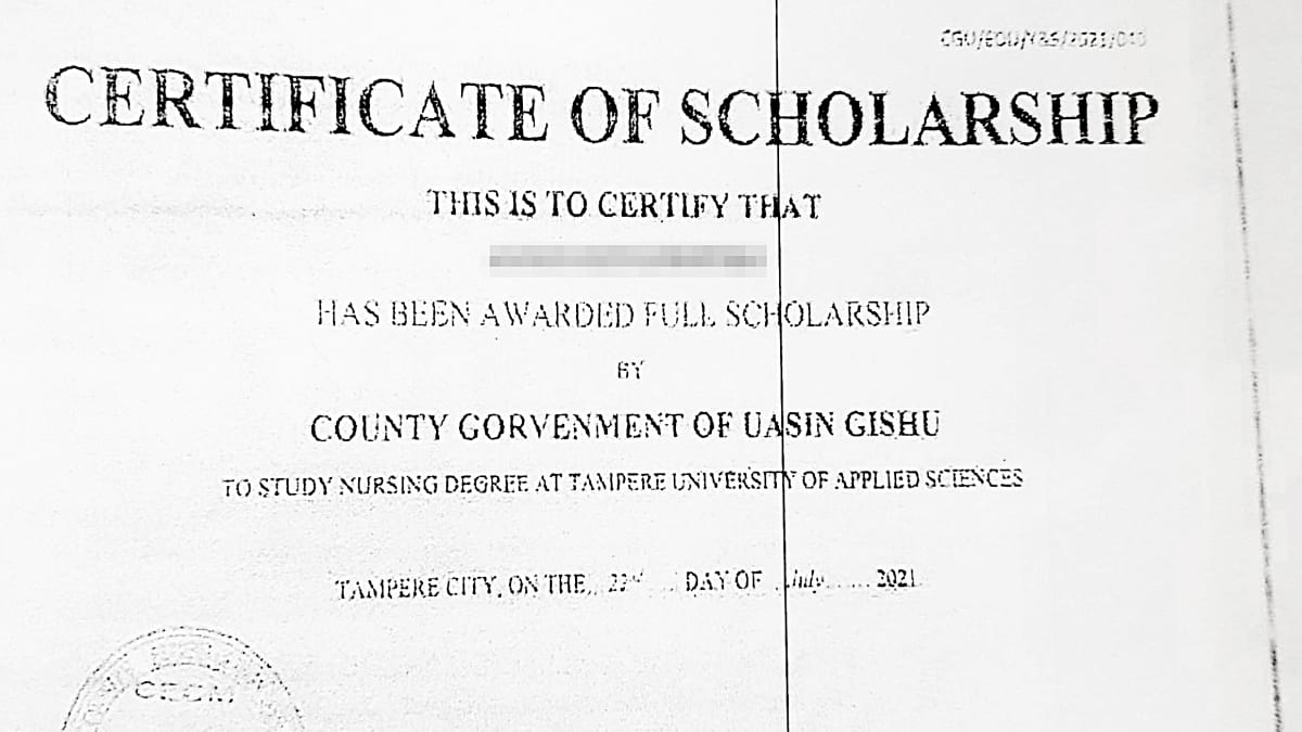 Uasin Gishun maakunnan laatima stipendiasiakirja TAMKin sairaanhoitajaopiskelijalle. Sen mukaan opiskelijoilla oli maakunnan maksama täysi stipendi.