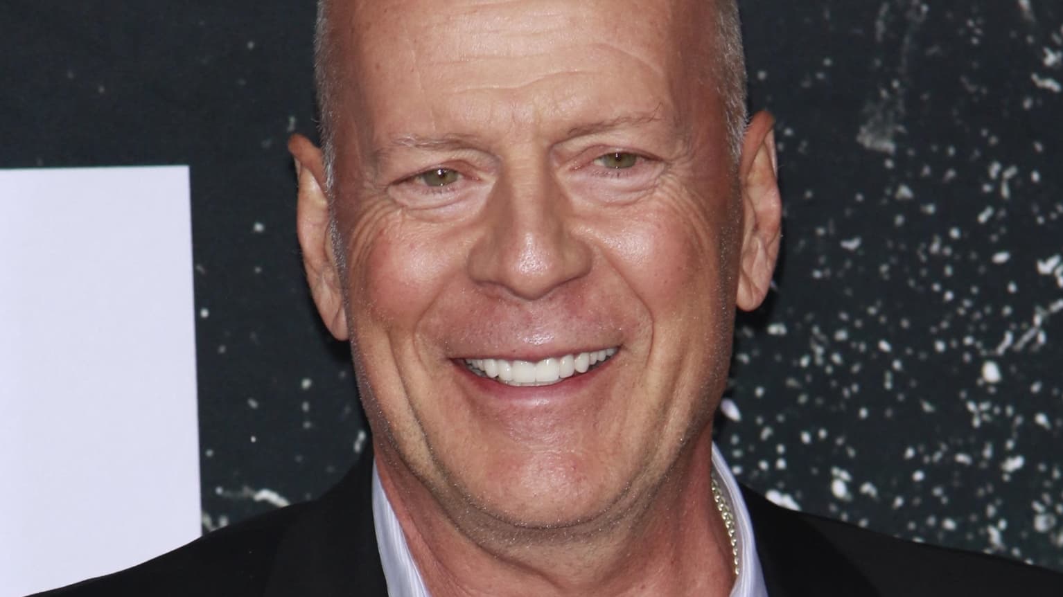 Näyttelijä Bruce Willis sairastaa dementiaa | Ulkomaat | Yle