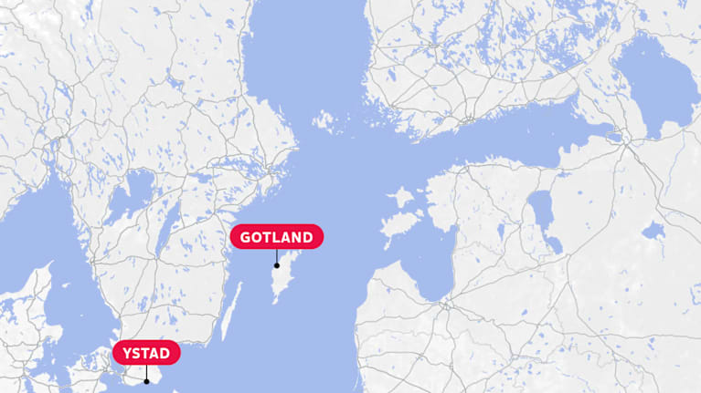 Ett 12 kilometer långt utsläpp av råolja upptäcktes i torsdags. Bild: Annina Barbosa / Yle