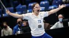Justus Kainulainen teki Suomen avausmaalin MM-finaalissa Ruotsia vastaan.