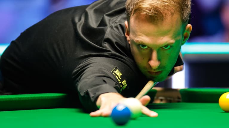 Judd Trump on hurjassa vireessä snookerin ammattilaiskiertueella.