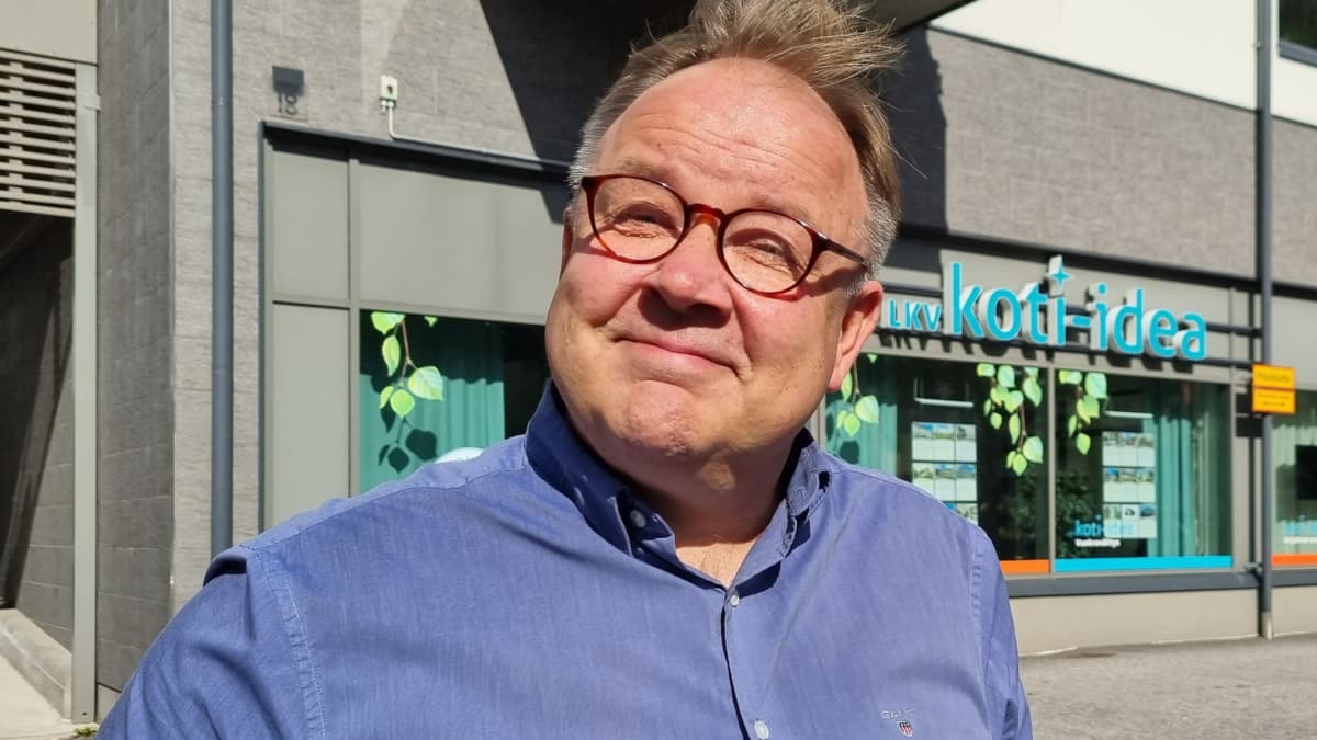Kiinteistönvälittäjä Pekka Väisänen.