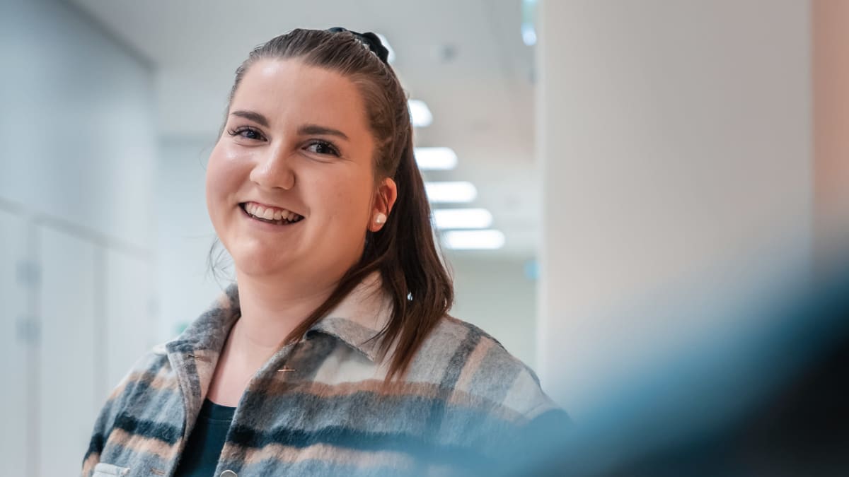 Nuoria opiskelee nyt varhaiskasvatusalalle, jolle heillä ei ole