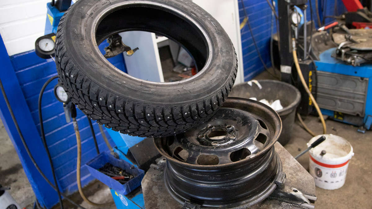 Autonrenkaat voivat räjähtää pakkasella – ilmanpaineen ohjearvot eivät ...