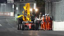 Carlos Sainzin auto jäi radan varteen Vegasin F1-viikonlopun 1. harjoituksissa.