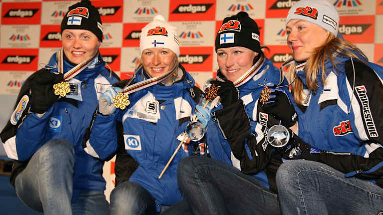 Image 2: World Relay Champions Pirjo Muranen, Riitta-Liisa Roponen, Aino-Kaisa Saarinen, and Virpi Kuitunen in Sapporo 2007.