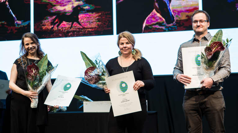 Suvi Sievilä, Johanna Sjövall ja Juhamatti Vahdersalo, portfolio-sarjan palkitut Fotofinlandia-kilpailussa.