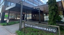 Hollolan kunnanviraston julkisivu.