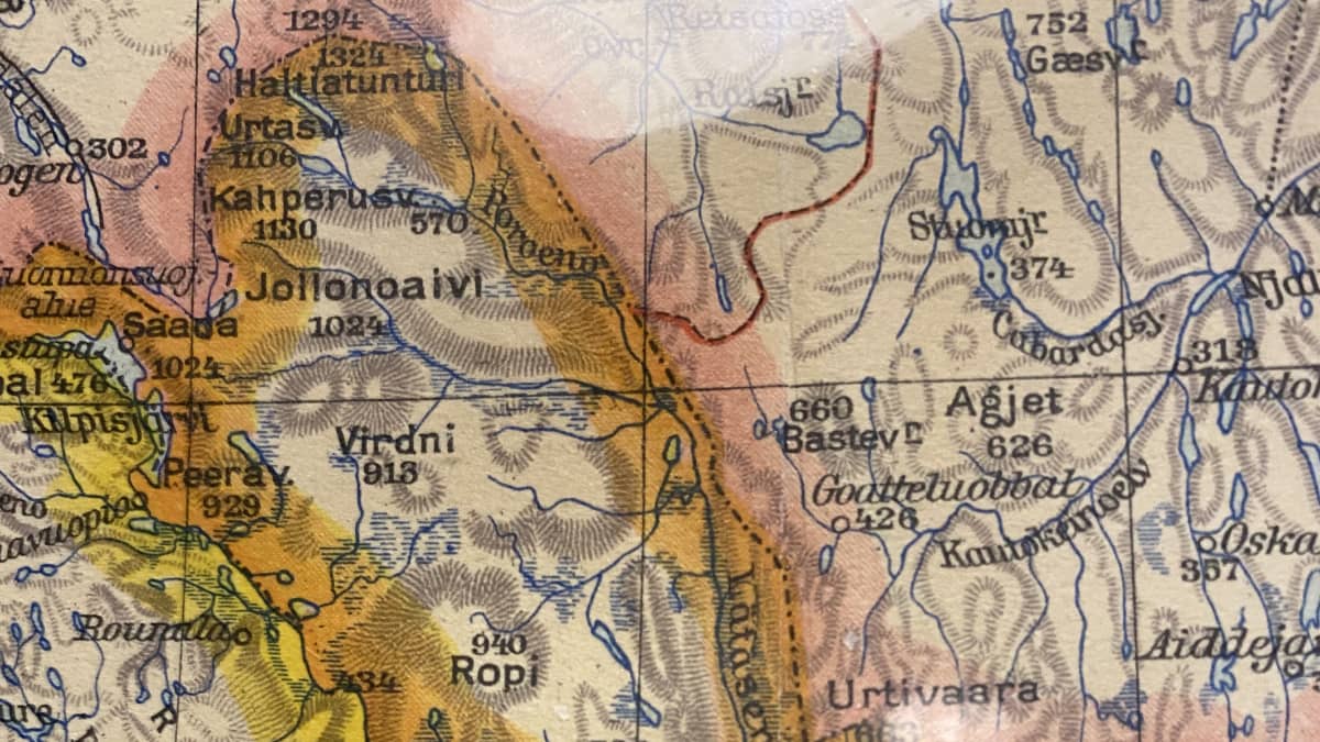 Vanha kartta, jossa on saamenkielisiä paikannimiä Käsivarren Lapista. 