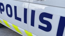 Polisbil. Bilden är tagen från sidan.
