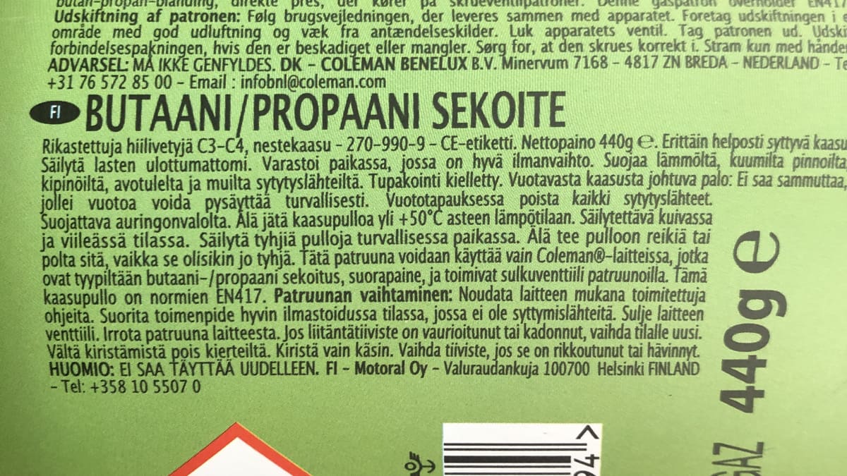 Kertakäyttöisen kaasupatruunan käyttöohjeissa kielletään sen puhkaiseminen. 