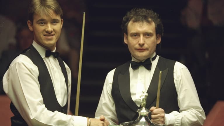 Stephen Hendry ja Jimmy White kohtasivat MM-finaalissa vuosina 1990, 1992, 1993 ja 1994. Kuva kaksikon viimeisestä finaalista, joka päättyi Hendrylle 18–17. 