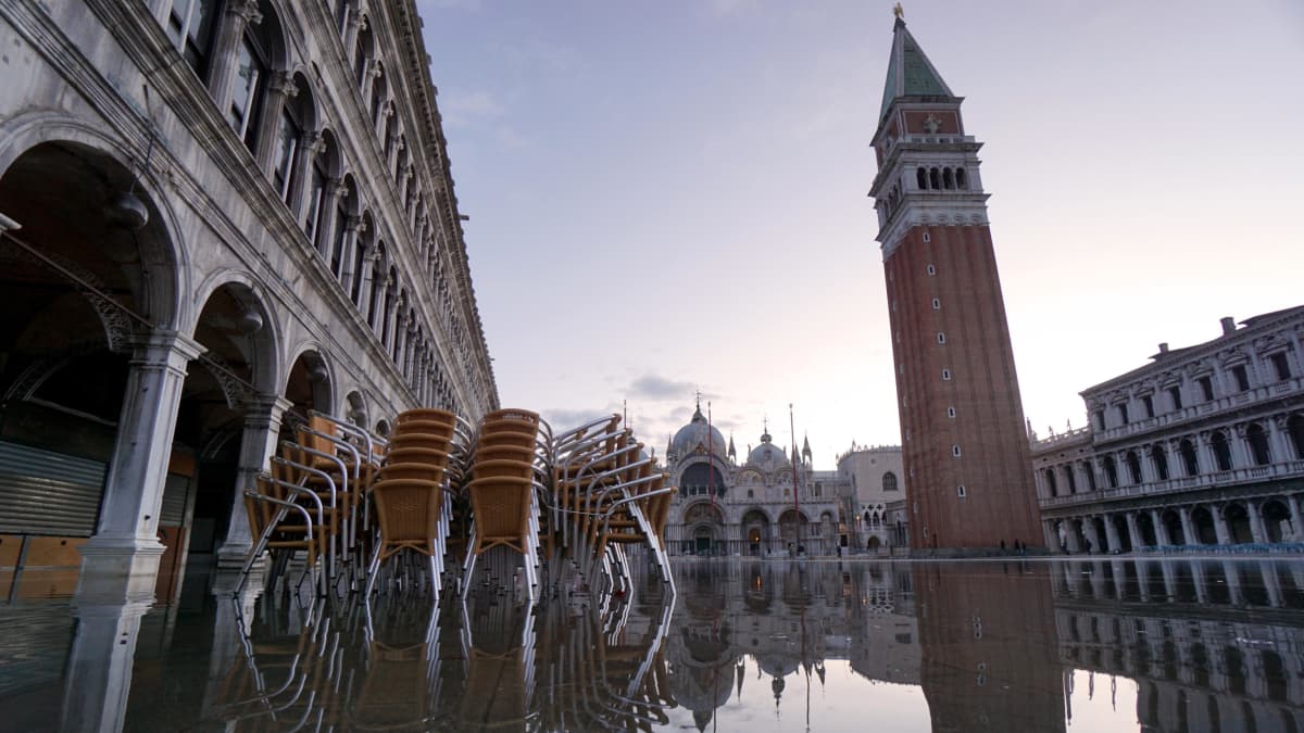 Pyhän Markuksen Venetsiassa tulvi vettä 29. marraskuuta 2021. 