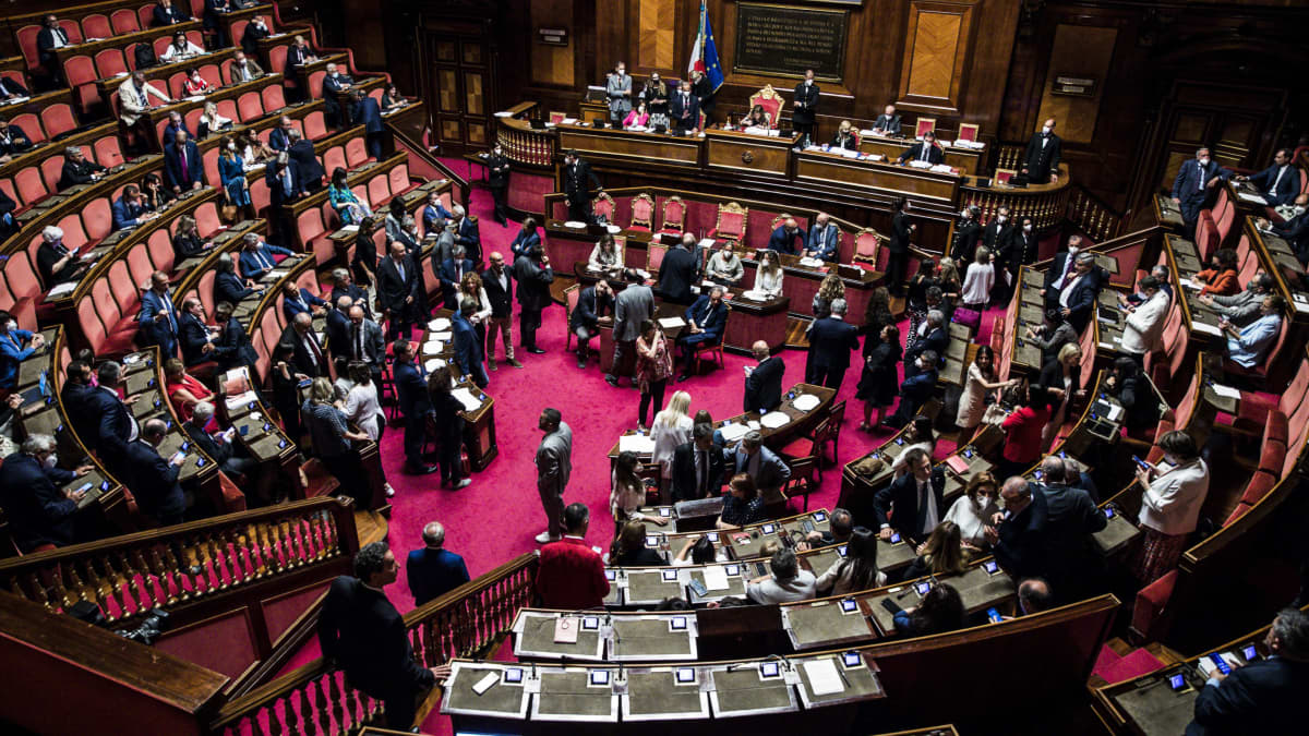 Italian hallituksen epäluottamusäänestys parlamentissa.