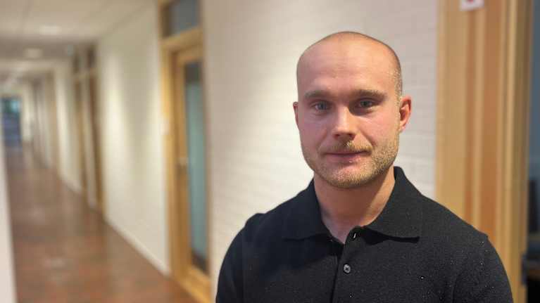 Johan Nilsson i kommungården i Ingå.
