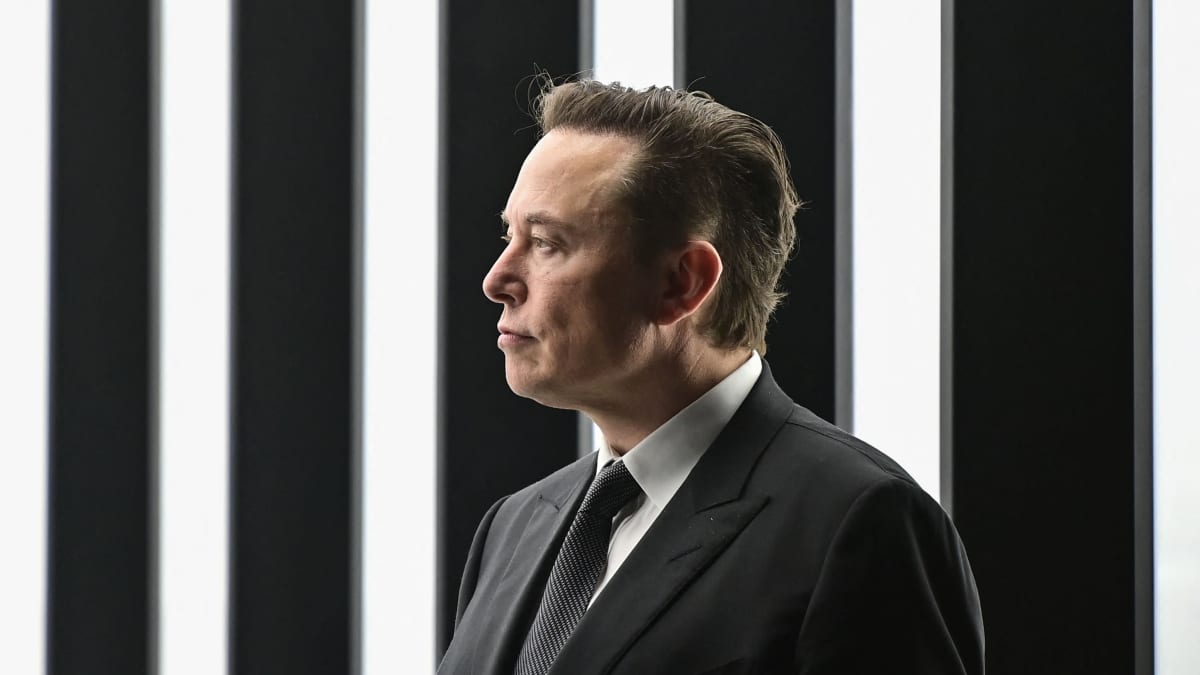 Teslan toimitusjohtaja Elon Musk yhtiön tehtaan avajaisissa Berliinissä.