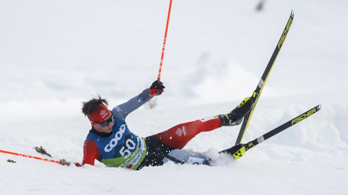 Kanadan Xavier McKeever kaatuu miesten yhdistelmäkilpailussa.