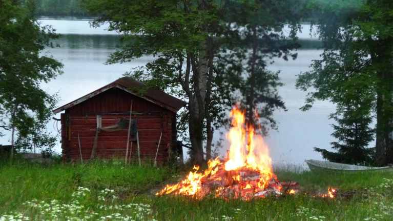 juhannusviikonlopuksi-luvassa-poutas-t-uutisia-lyhyesti-yle-uutiset