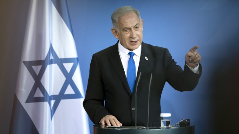 Israelin pääministeri Benjamin Netanyahu lehdistötilaisuudessa Berliinissä 16. maaliskuuta 2023.