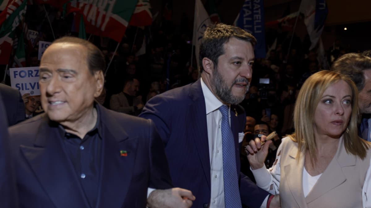  Giorgia Meloni, Silvio Berlusconi ja Matteo Salvini.