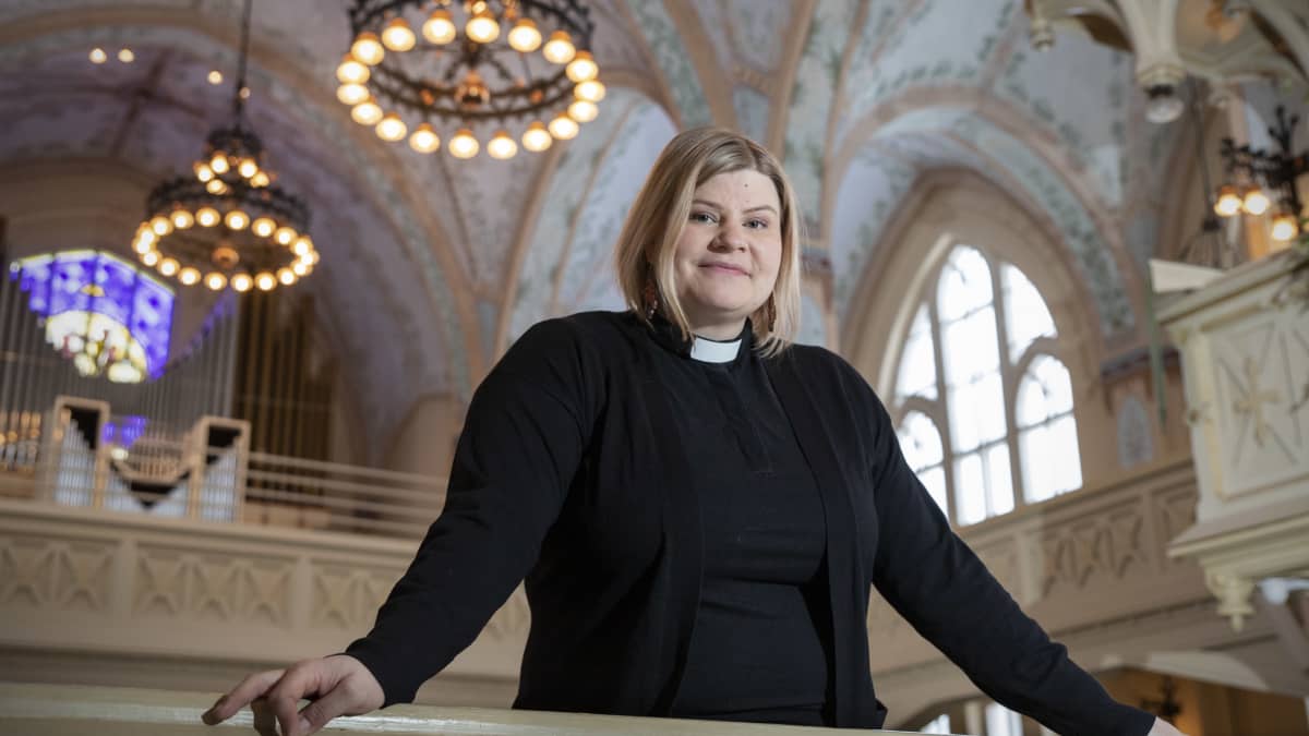 Salla Romo Joensuun pääkirkossa.
