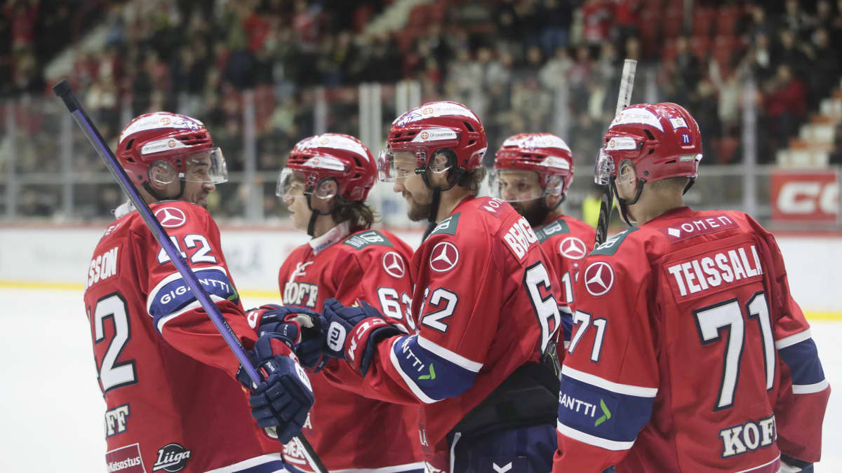 HIFK juhlii maalia.