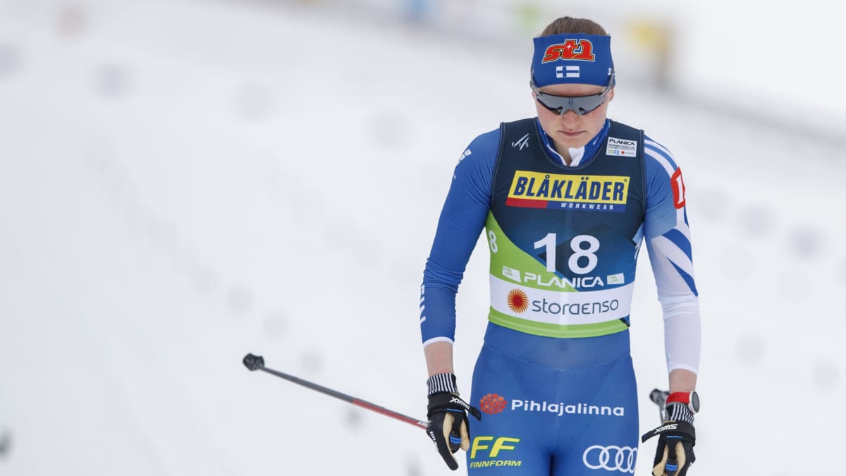 Johanna Matintalo pettyneenä maalissa sprintin puolivälierissä.