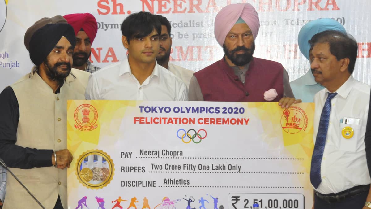 Neeraj Chopra vastaanotti keskiviikkona noin 290 000 euron stipendin 