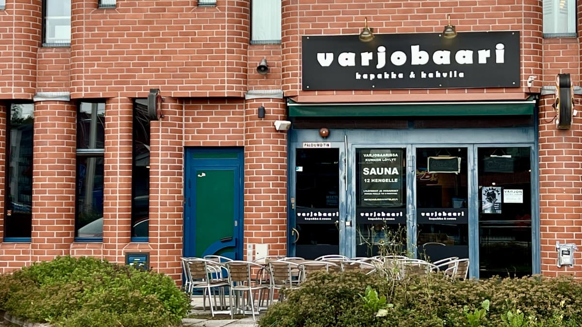Varjobaari-niminen ravintola ja keikkapaikka Tampereen Hervannassa 28.9.2023.