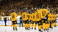 SaiPa juhlii finaalipaikkaa.