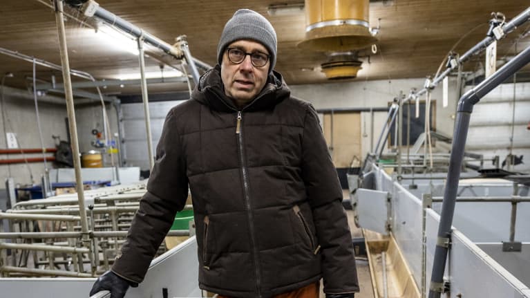 Jari Ollikkala tyhjässä karsinassa