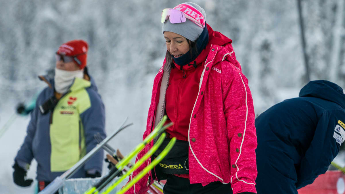 Riitta Liisa Roponen 45 On Suomen Pelastus Aino Kaisa Saarinen Suorana ”ihan Kamalaa 