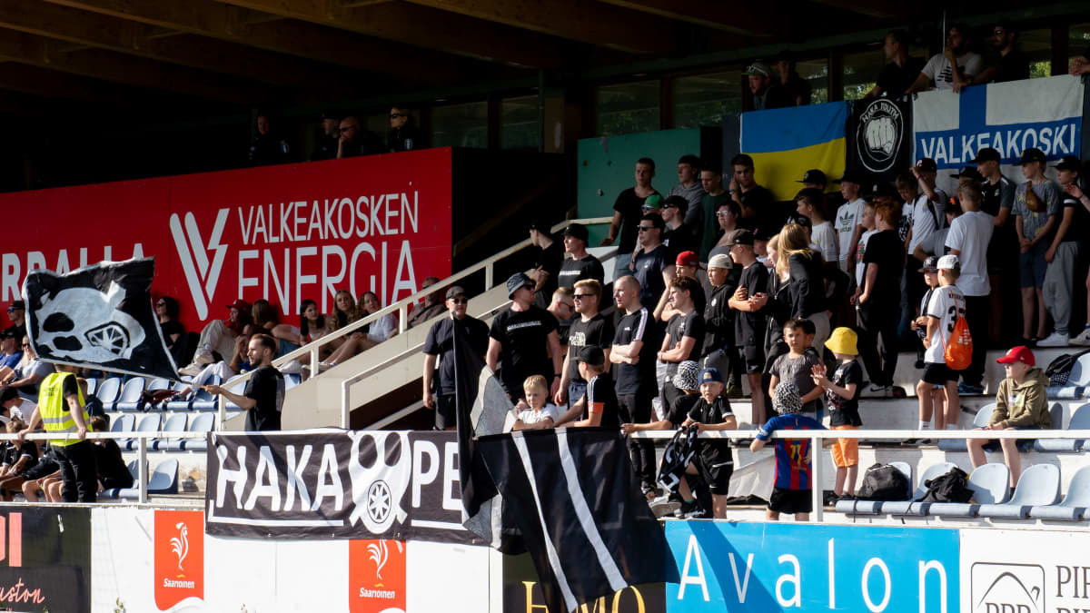 FC Hakan kannattajia.
