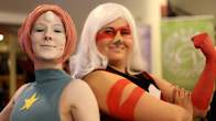 Kvinnor utklädda till Pearl och Jasper från "Steven Universe" på Popcult Helsinki 2015.