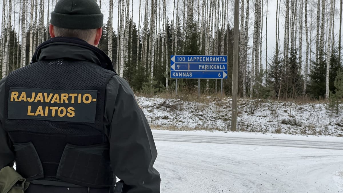 Rajavartija Etelä-Karjalan rajavartiostossa Suomessa. Kuva: Marika Anttonen / Yle