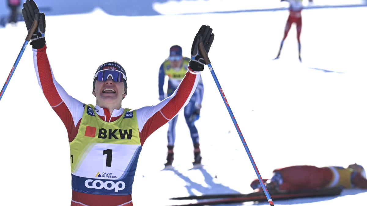Sveitsin Nadine Fähndrich sai tuulettaa Davosin sprintin voittoa kotiyleisön edessä.