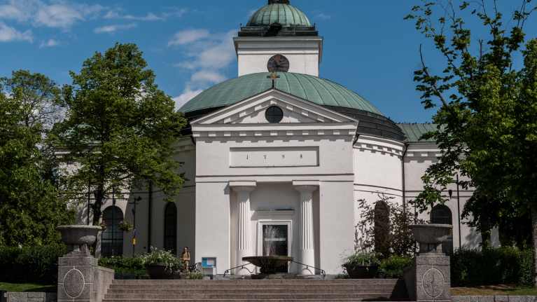 Hämeenlinnan kirkko torin kupeessa.