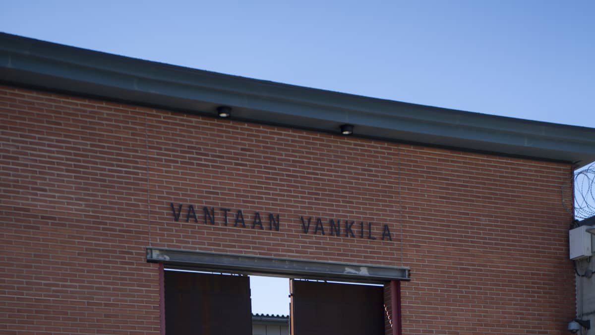 Vantaan vankilan portti aukeaa