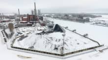 Helenin Hanasaaren voimalaitoksen kivihiilikasa Helsingissä 9. helmikuuta 2021.