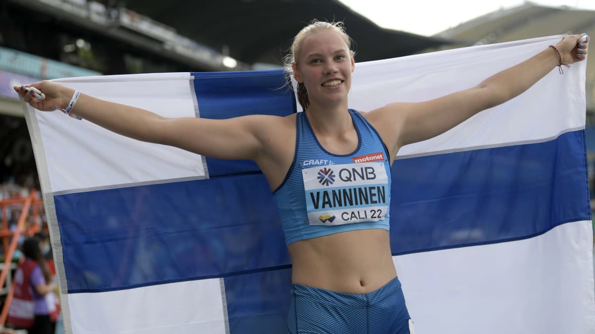Saga Vanninen kuvassa.