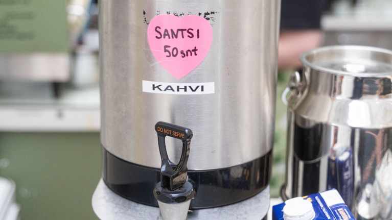 Kahvila Kiikun kahvitermos Oulussa 21.5.2025.