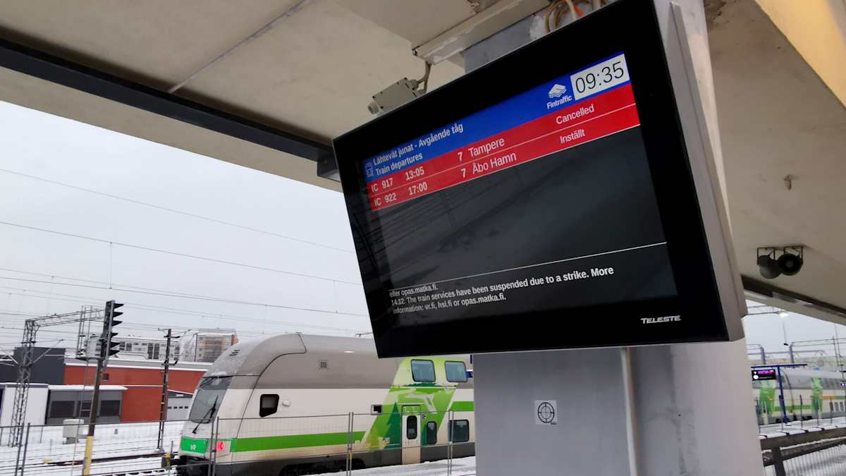 Junat ovat seisoneet torstaina lakon takia. Kuva: Jouni Koutonen / Yle