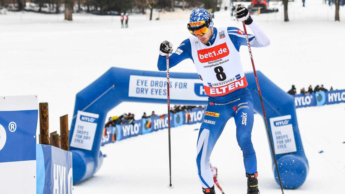 Ilkka Herola hiihtämässä yhdistetyn kilpailussa.