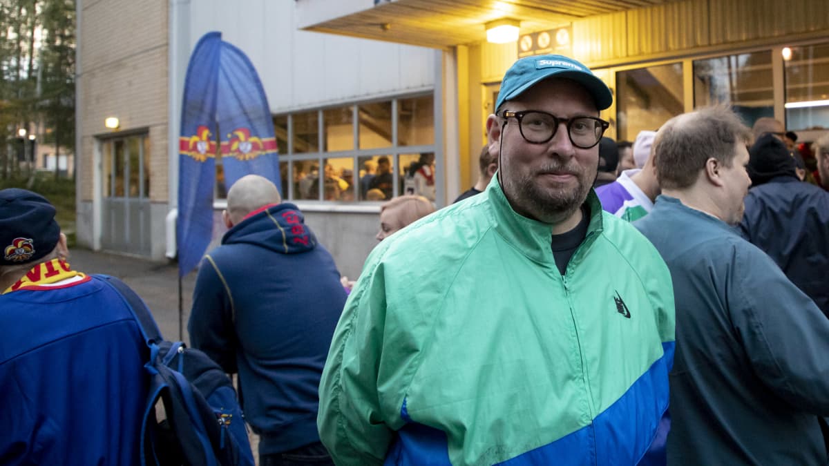 Paavo Arhinmäki kuvattuna. 