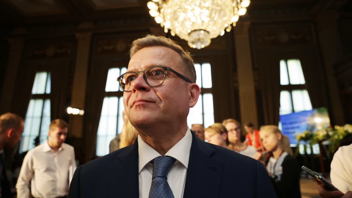 Hallituksen muodostaja Petteri Orpo (kok.) uuden hallitusohjelman tiedotustilaisuudessa Säätytalolla 16. kesäkuuta.