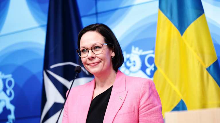  Ruotsin ulkoministeri Malmer Stenergard tiedotustilaisuudessa.
