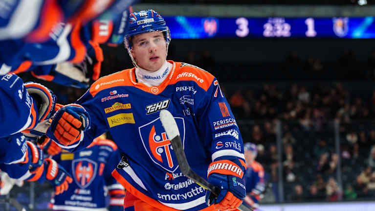 Tapparalta huima sopimus­uutinen ja tyrmäävä voitto – HIFK:n ottelussa ...