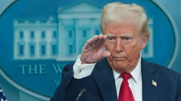 Donald Trump puhui onnettomuudesta. Kuva: EPA-EFE